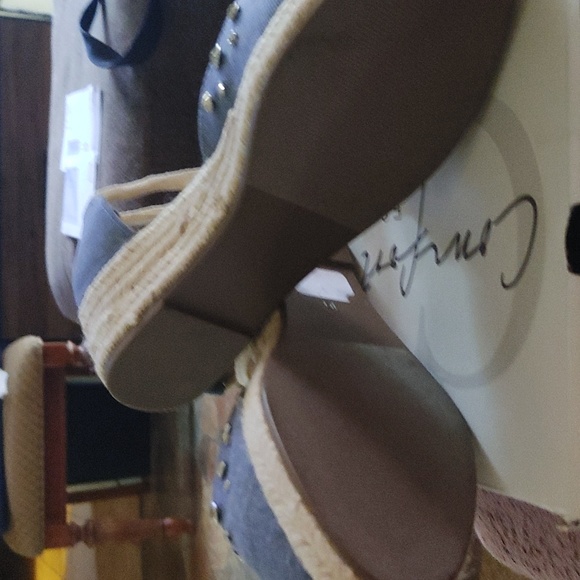 Wedge heel sandal - Picture 4 of 4